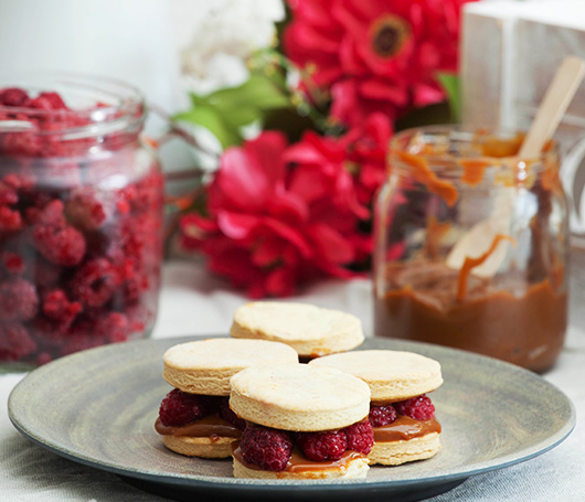 Alfajores de maicena frambuesa-manjar | Hortifrut